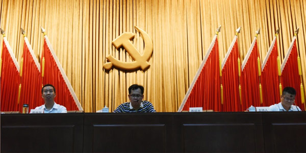 顺德区文化体育局副局长罗远光